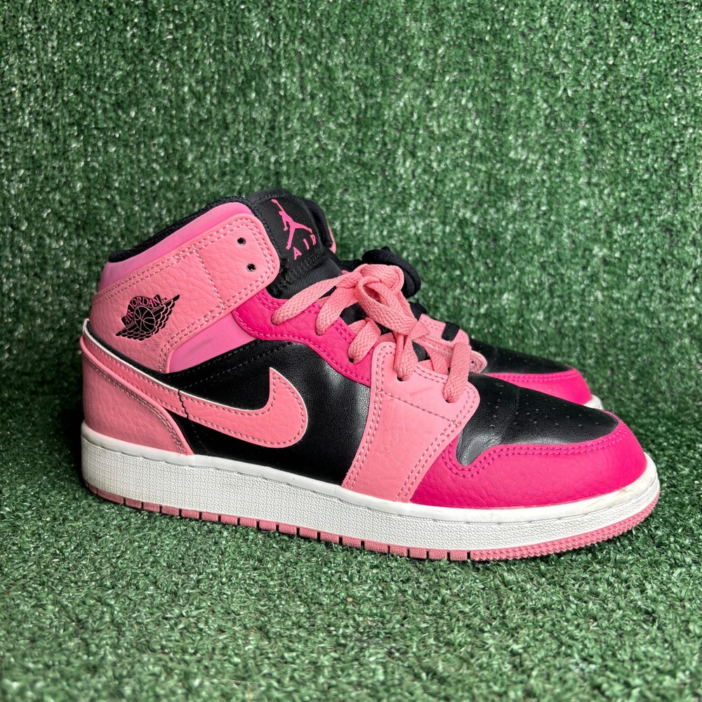 Jordan 1 Mid GS Coral Chalk Leather Athletic Sneaker Pink Womens Size 7(5.5Y)